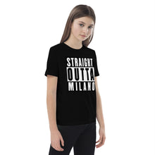 Carica l'immagine nel visualizzatore di Gallery, Straight Outta Milano- T-shirt in cotone organico per bambini