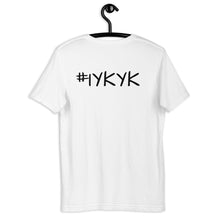Carica l'immagine nel visualizzatore di Gallery, PUSHING P- IYKYK -Maglietta unisex manica corta