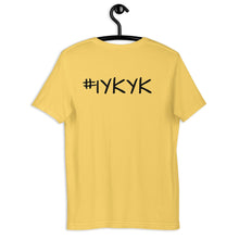 Carica l'immagine nel visualizzatore di Gallery, PUSHING P- IYKYK -Maglietta unisex manica corta